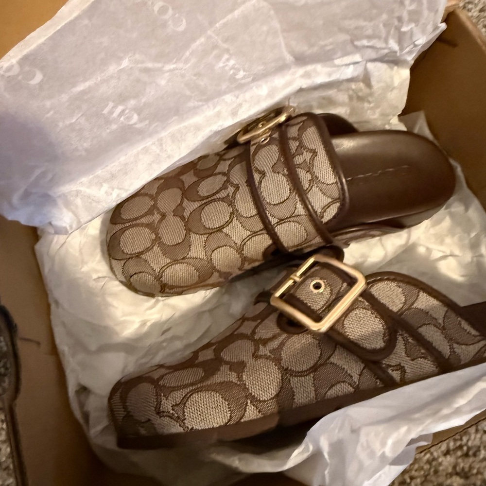 NEW! COACH Archival Buckle Clog in Signature Jacquard Oak/Maple - Picture 6 of 8